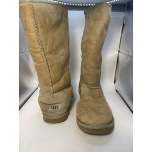 UGG Boots Size 9w tan gently used Classic Tall